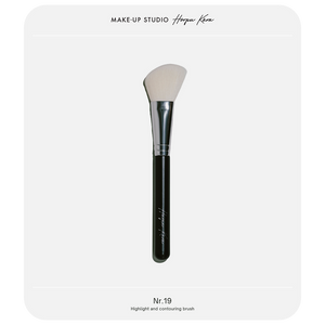 Face set / Make-up Studio Hörpu Kára